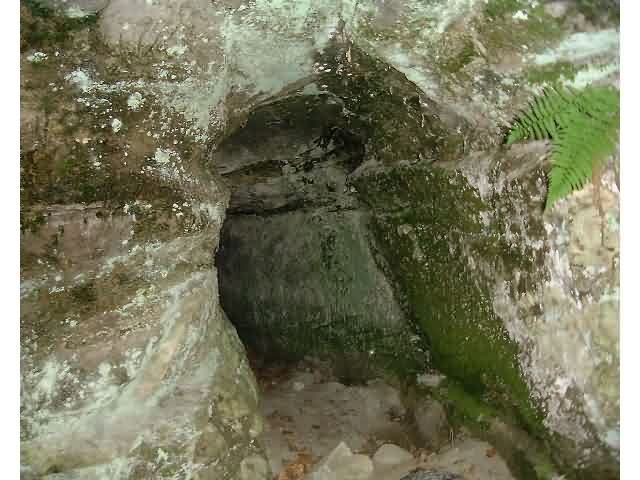 L'entre d'une mine de plomb