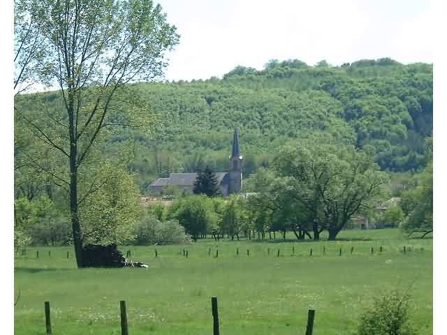 L'glise vue de la fort